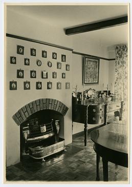 Interior of the home of Captain John Frissell…