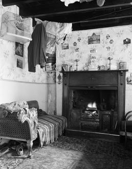 Cottage interior, Slieau Whallian