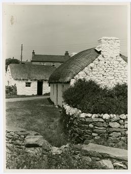 Cregneash Harry Kelly's Cottage & Lathe shed.  Nearview…