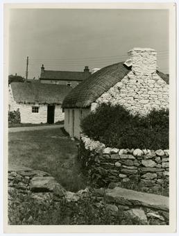 Cregneash Harry Kelly's Cottage & spinning wheel maker's…