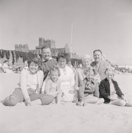 Peel Holidaymakers with Frank Roberts