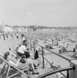 Holidaymakers on Douglas beach