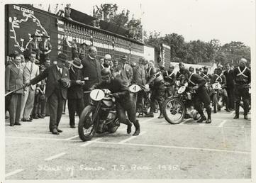 Start of 1935 Senior TT (Tourist Trophy)