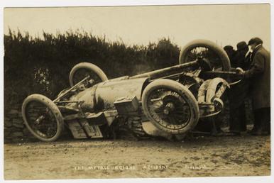 Smash at the 1908 Tourist Trophy motorcar race