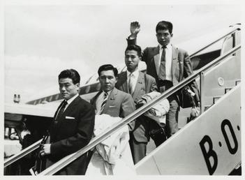 1959 Honda team disembarking from a BOAC aircraft,…