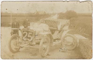 Practice crash, 1907 Tourist Trophy motorcar race