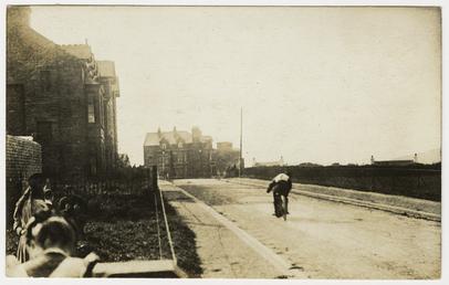 1909 TT (Tourist Trophy) rider heading along Albany…