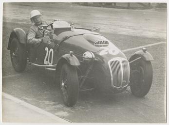 Motorcar no.20 Stirling Moss in a Frazier Nash…