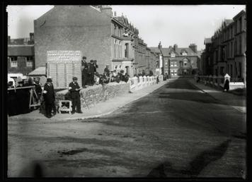 1906 Tourist Trophy motorcar race, Church Street, Peel