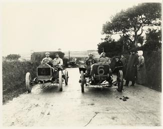 Motorcar no.4 Algernon Lee Guinness in a Darracq…