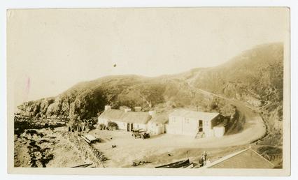 Fisherman's cottage and beach at Niarbyl