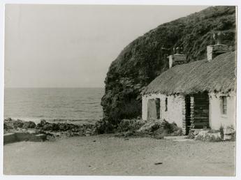 Cottage on the beach at Niarbyl