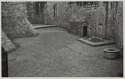 Courtyard with well, Castle Rushen