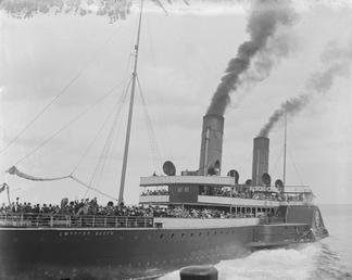 Empress Queen paddle steamer [leaving for Liverpool from…