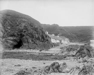 Niarbyl cottages and foreshore, Patrick