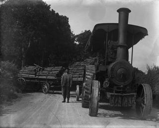Shimmin's traction engine towing at Sky Hill, Ramsey