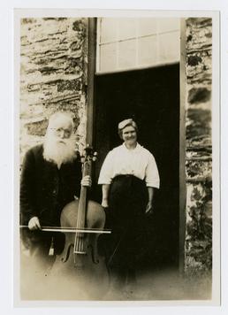Thomas Taggart - with his cello and female…