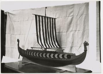 Manx Museum model of the Viking longship Gokstad