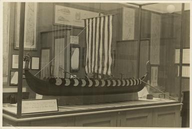 Model of the Gokstad longship in the Kermode…