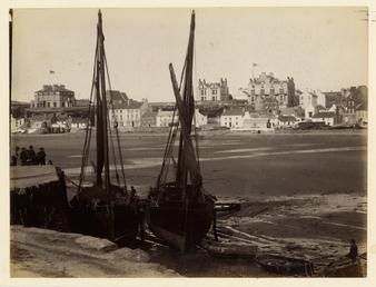 Fishing boats at Port Erin breakwater, with the…