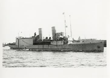The HMS 'Vindex', formerly the 'Viking'