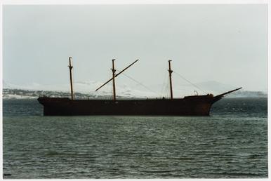 Wreck of the 'Lady Elizabeth' in Port Stanley