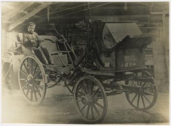 Chain-driven, tiller-steered vehicle dating from 1894