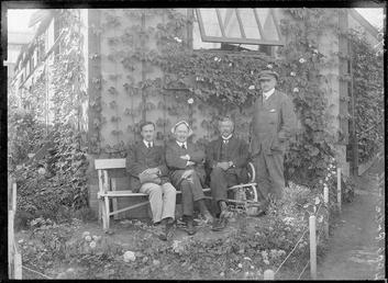 First World War Internee Wilhelm Roderwald and others…