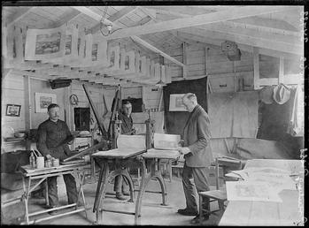 First World War Internees in the Print Workshop,…