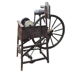 Knife grinding machine used by Billy Kelly